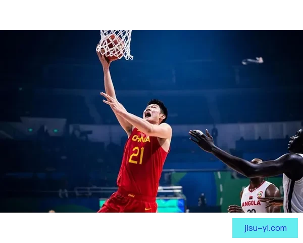 中国男篮半场三分仅2中 命中率惨淡