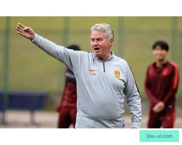 因凡蒂诺力挺战火中的墨西哥勇敢踢球